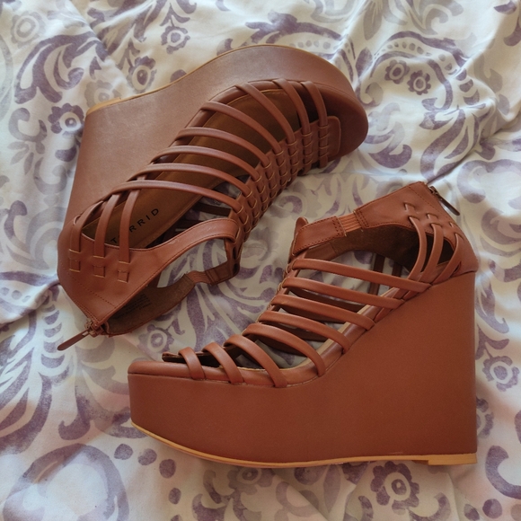 Gladiator Wedges - Picture 6 of 7